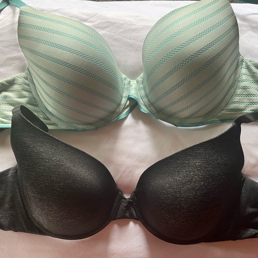 2 Victoria Secret Bras Size 36 D